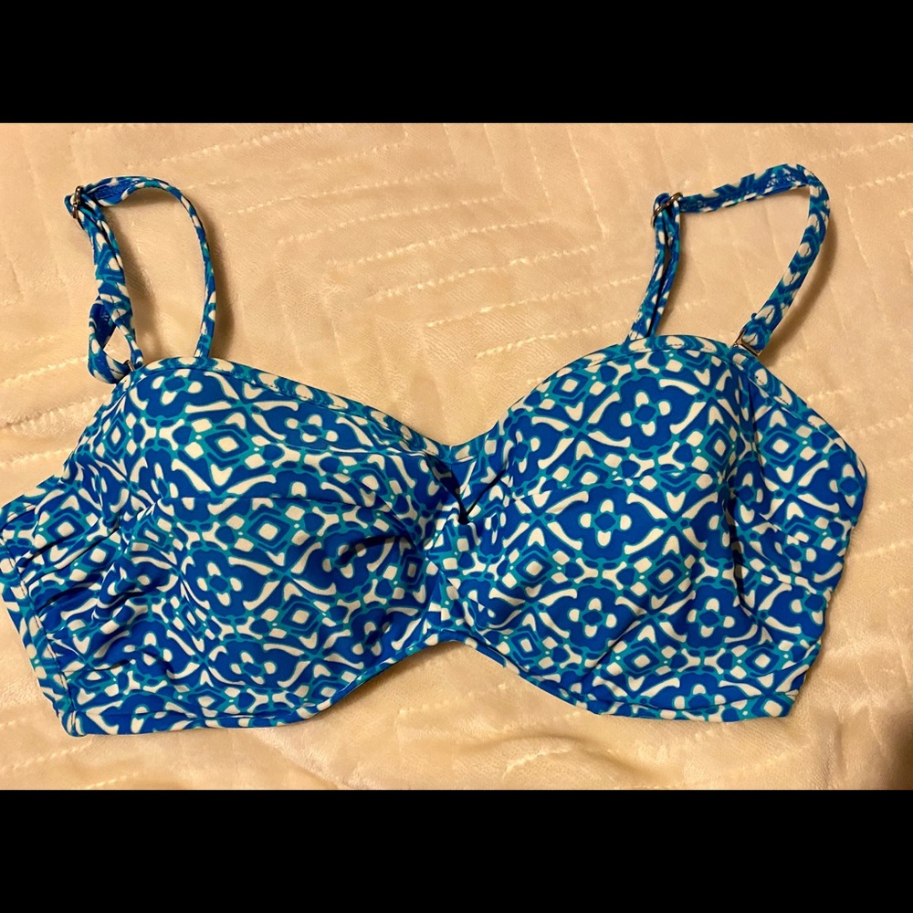 Size 34 D bathing suit top!! great quality!